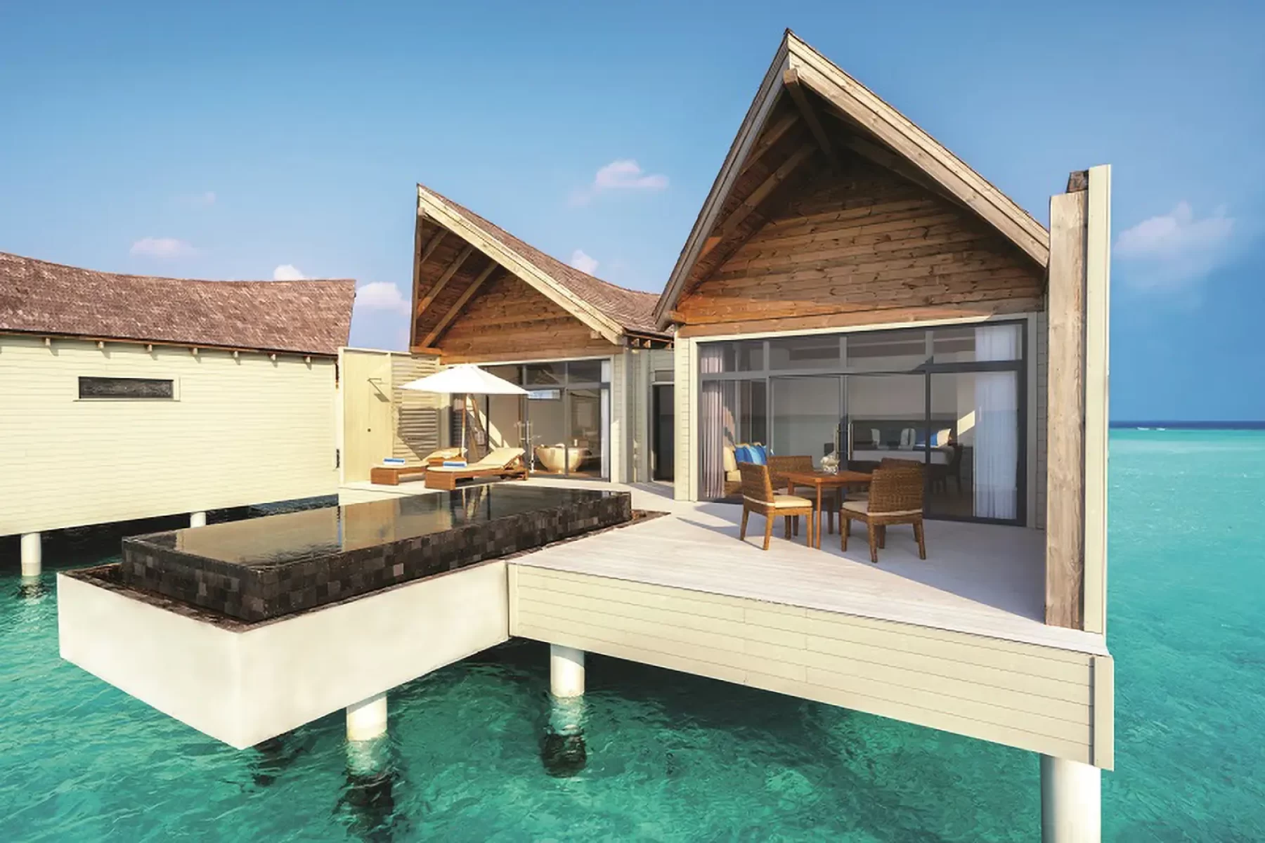 Bischofberger-Reisen_Malediven_Over-Water-Pool-Villa-Lagoon